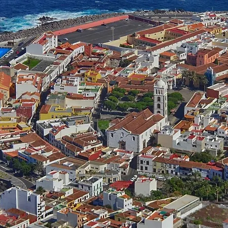 Modern Sea Front In 2 Daire Garachico (Tenerife)